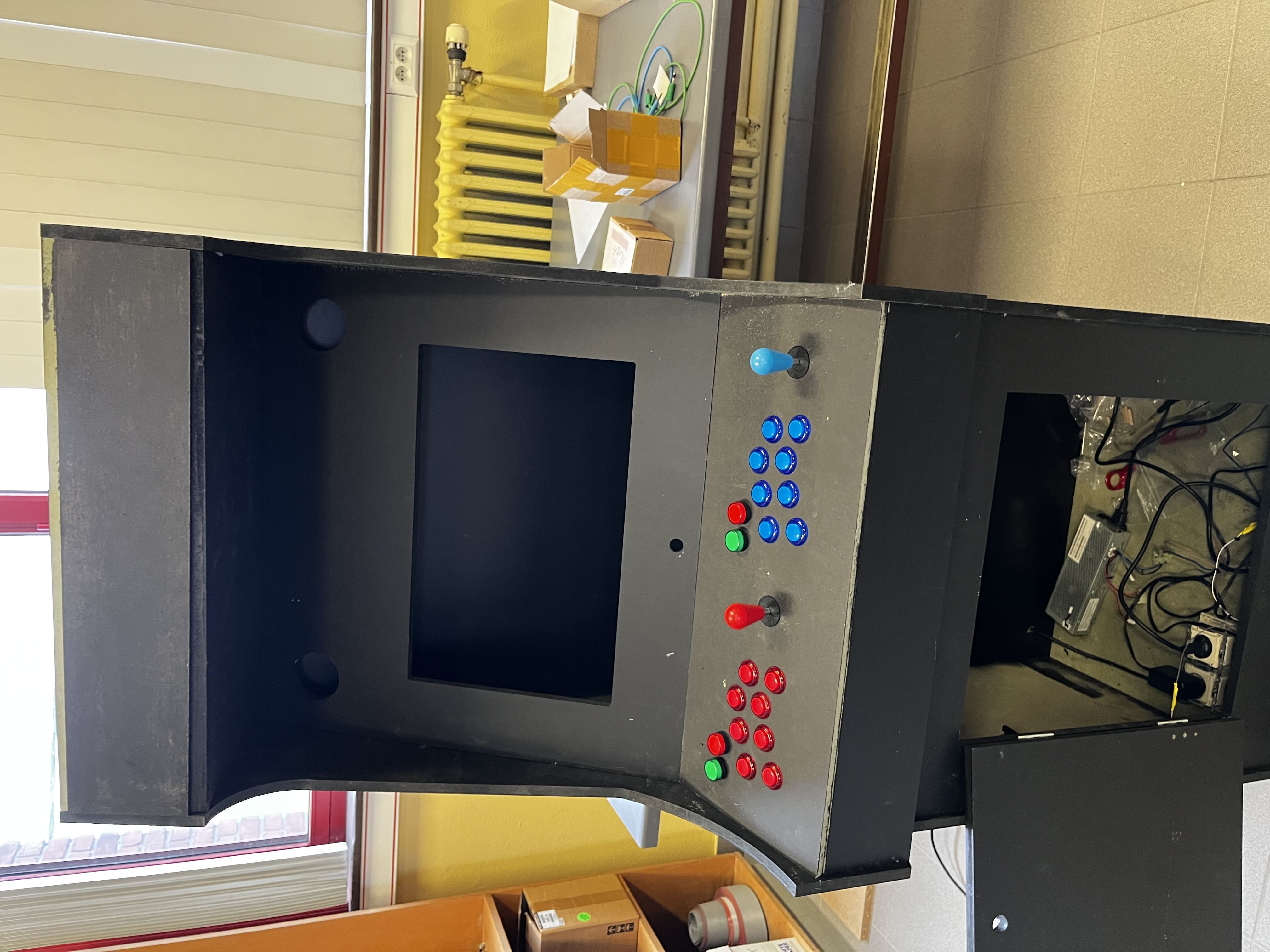 Arcade kast bijna af