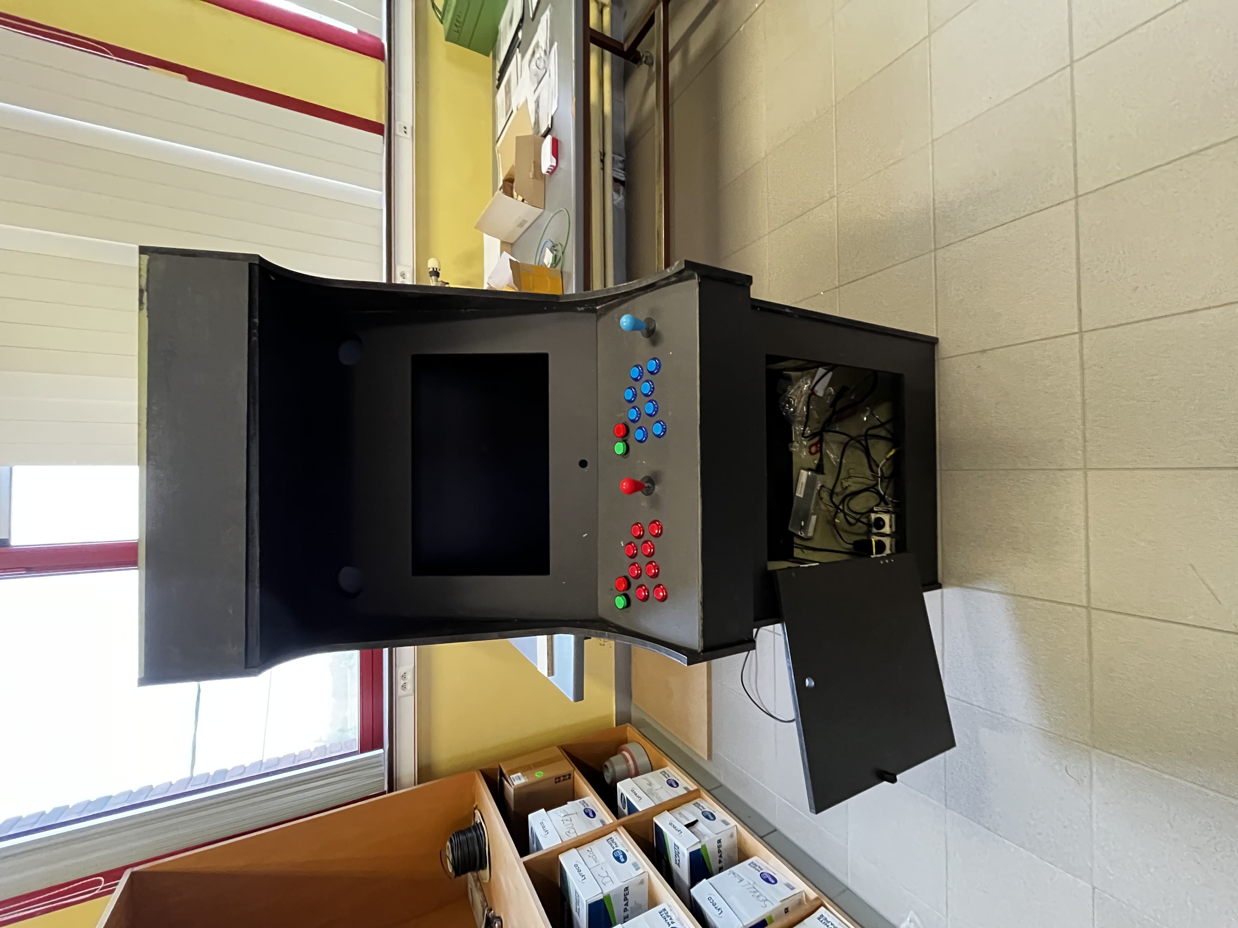 Arcade kast bijna af